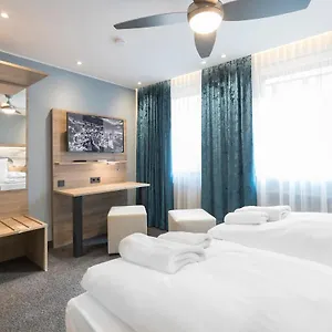 Riverview By Daspaul Apartahotel