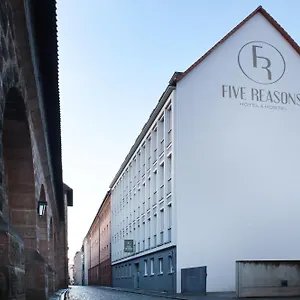 Five Reasons & Hostal